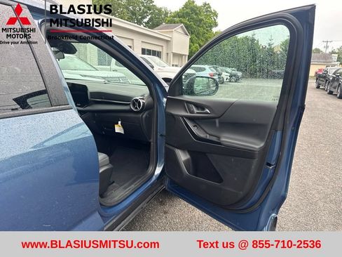 Used 2025 Chevrolet Equinox LT w/ Convenience Package II AWD/4WD image 35