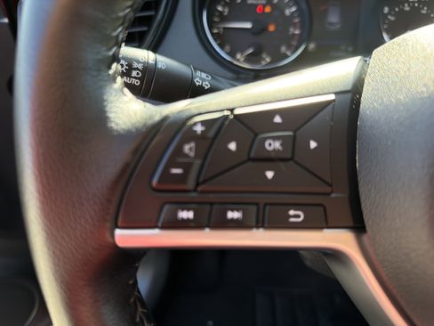 Used 2020 Nissan Rogue Sport SL w/ Premium Package image 8