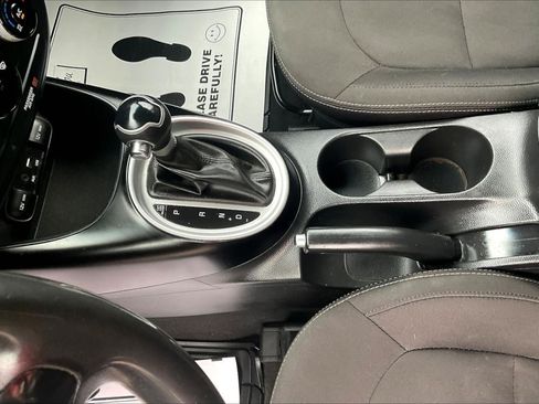 Used 2017 Kia Soul FWD image 17