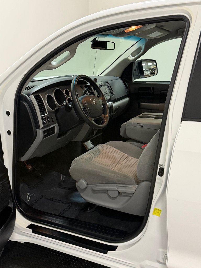 Used 2012 Toyota Tundra 4x4 Double Cab w/ Tow Pkg image 8