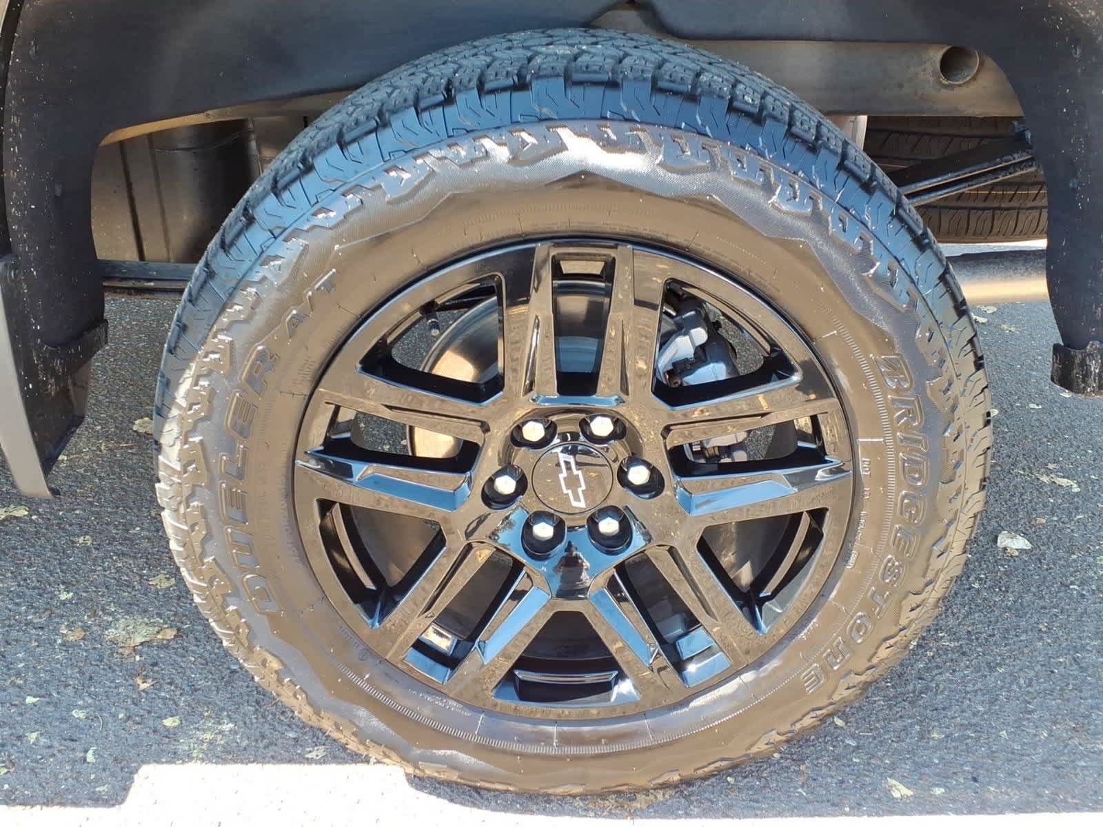 Used 2026 Chevrolet Silverado 1500 LT Trail Boss w/ LT Trail Boss Premium Package AWD/4WD image 9