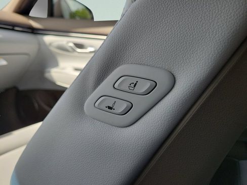 New 2026 Genesis GV70 2.5T Advanced AWD/4WD image 9