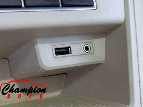 Used 2017 Volkswagen Tiguan SEL image 25