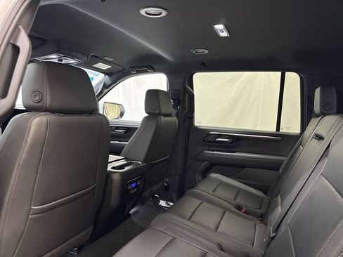 Certified 2025 Chevrolet Suburban LT AWD/4WD image 13