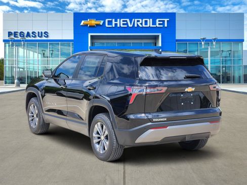 New 2026 Chevrolet Equinox LT w/ Convenience Package II FWD image 4