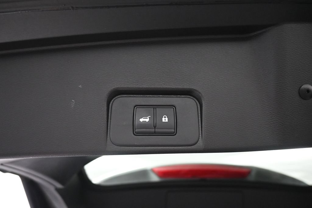 Used 2024 Nissan Rogue SV FWD image 24