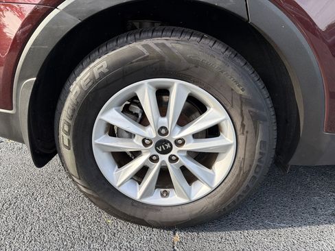 Used 2019 Kia Sorento FWD V6 image 15