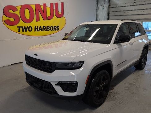 Used 2023 Jeep Grand Cherokee Limited w/ Luxury Tech Group II image 1