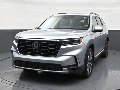 Used 2023 Honda Pilot Touring image 8