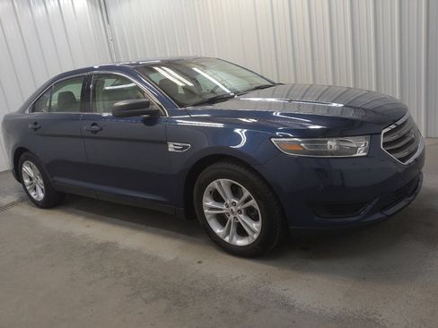 Used 2017 Ford Taurus SE FWD image 11