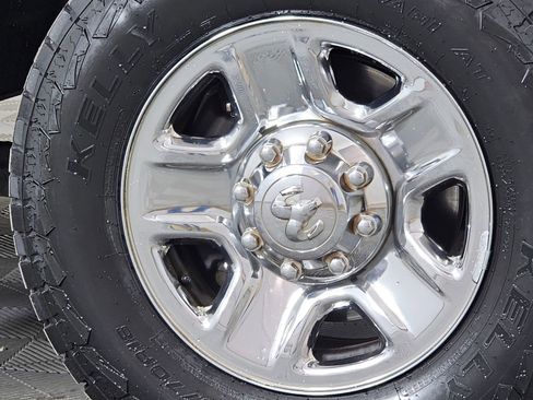 Used 2017 RAM 2500 Tradesman w/ Chrome Appearance Group image 9