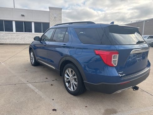 Used 2020 Ford Explorer XLT w/ Equipment Group 202A image 7