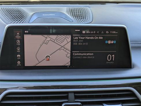 Used 2020 BMW 750i xDrive w/ Executive Package image 26