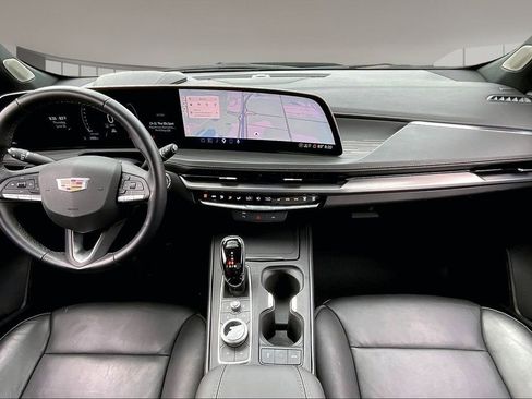 Used 2024 Cadillac XT4 Premium Luxury w/ Technology Package FWD image 15