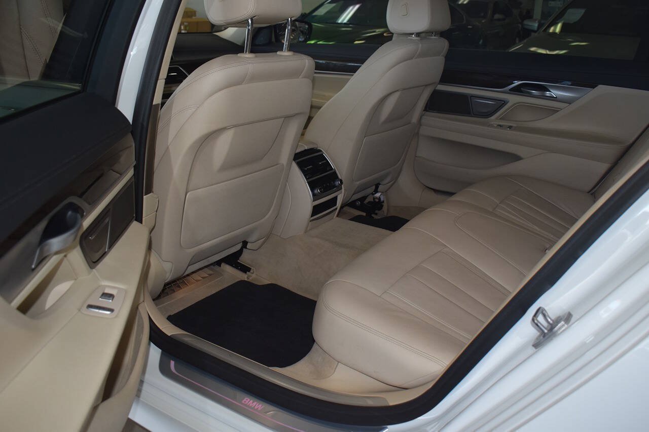 Used 2019 BMW 740i RWD image 23