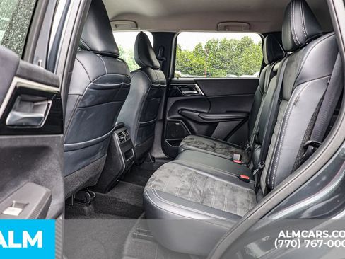 Used 2025 Mitsubishi Outlander SE FWD image 19