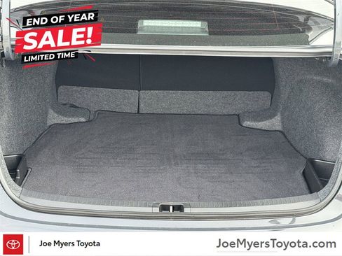 Used 2025 Toyota Corolla SE image 25