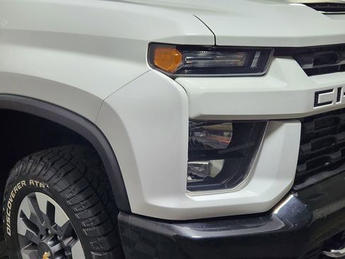 Used 2022 Chevrolet Silverado 2500 Custom w/ Custom Value Package image 37