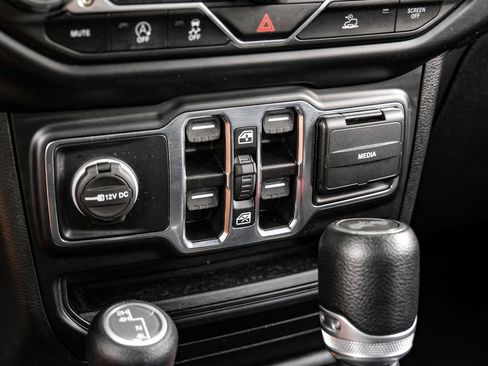 Used 2022 Jeep Wrangler Unlimited Sport w/ Sun And Sound Package image 35