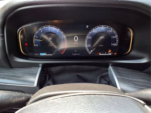 Used 2024 Jeep Wagoneer L Series II w/ Flexible Seating Group AWD/4WD image 30
