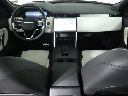 Certified 2025 Land Rover Discovery Sport Dynamic SE AWD/4WD image 14