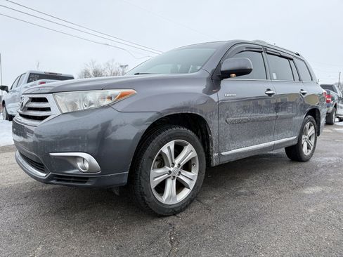 Used 2012 Toyota Highlander Limited w/ Tow Pkg image 2