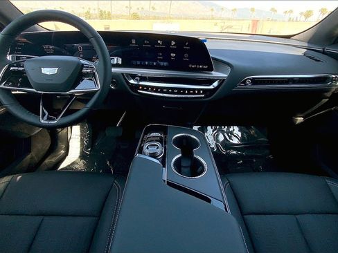 New 2025 Cadillac Lyriq Luxury image 7