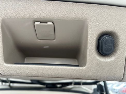 Used 2015 Chevrolet Suburban LT image 26