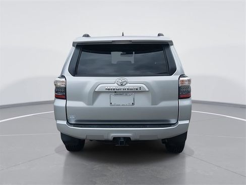 Used 2022 Toyota 4Runner SR5 Premium image 4