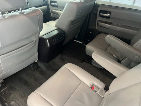 Used 2017 Toyota Sequoia Limited w/ Safety & Convenience Package AWD/4WD image 32
