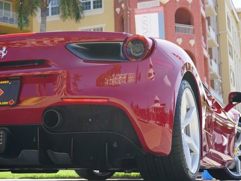 Used 2019 Ferrari 488 GTB RWD image 42