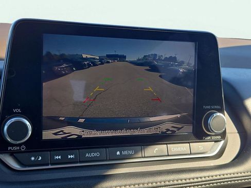 Used 2023 Nissan Rogue SV image 27