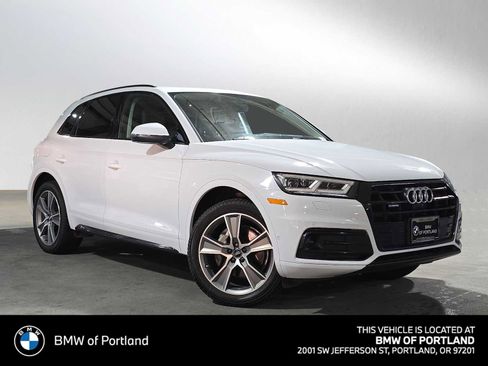 Used 2019 Audi Q5 Prestige w/ Prestige Package image 1