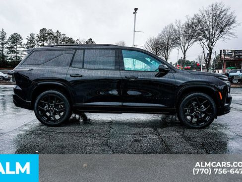 Used 2025 Chevrolet Traverse RS image 10