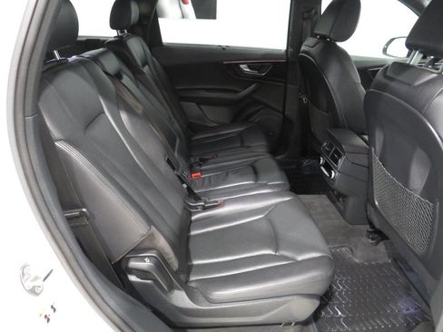 Used 2019 Audi Q7 3.0T Prestige w/ Prestige Package AWD/4WD image 11