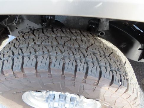 Used 1999 Chevrolet Suburban 2500 w/ Preferred Equipment Group 3 AWD/4WD image 12