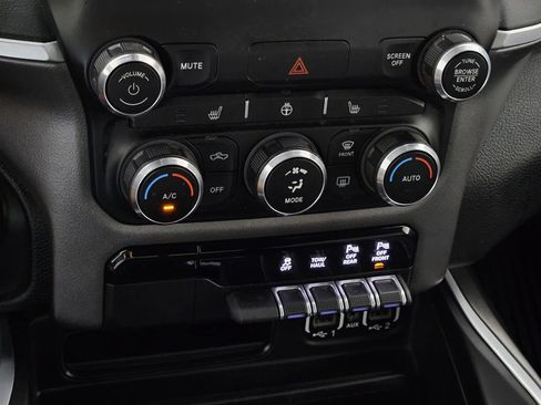 Used 2021 RAM 1500 Big Horn AWD/4WD image 16