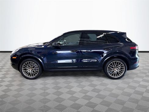 Used 2022 Porsche Cayenne Platinum Edition image 3