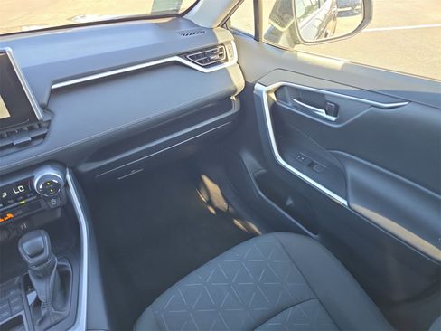 Used 2024 Toyota RAV4 XLE image 12