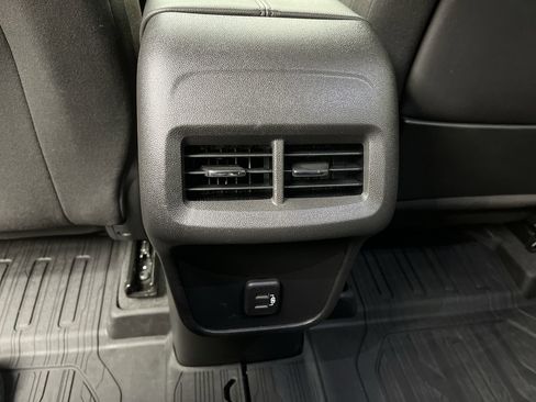 Certified 2024 GMC Terrain SLE w/ Driver Convenience Package image 12