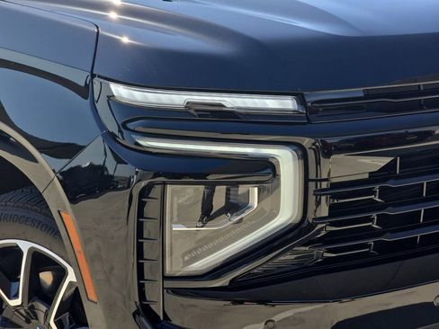 Used 2025 Chevrolet Suburban RST w/ Comfort Package AWD/4WD image 36