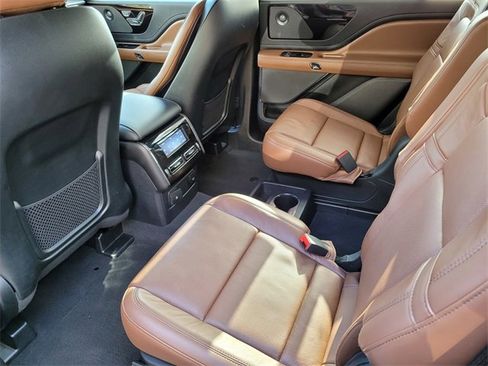 Certified 2022 Lincoln Aviator Reserve w/ Equipment Group 201A image 13