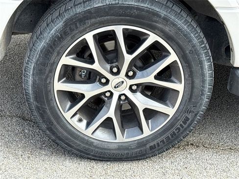 Used 2017 Ford Expedition EL XLT w/ Equipment Group 202A image 9