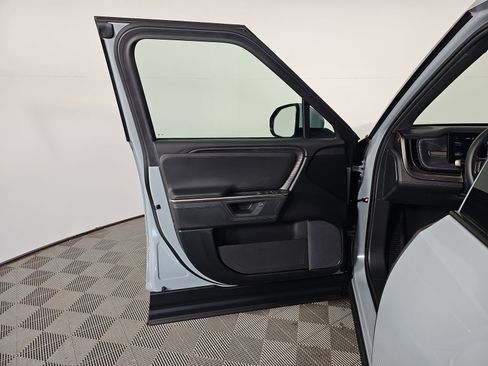 Used 2025 Rivian R1T Adventure image 16