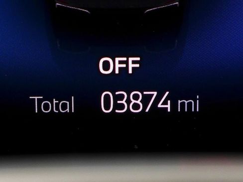 Used 2025 BMW i4 eDrive40 image 32