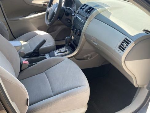 Used 2010 Toyota Corolla LE image 12