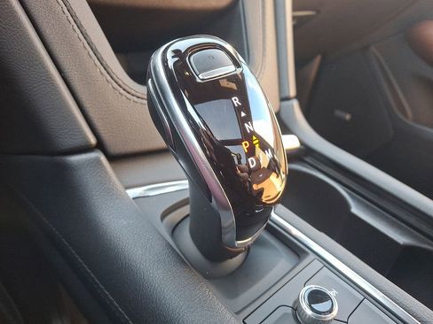 Certified 2025 Cadillac XT5 Sportv w/ Technology Package image 16