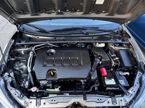 Used 2018 Toyota Corolla LE FWD image 16