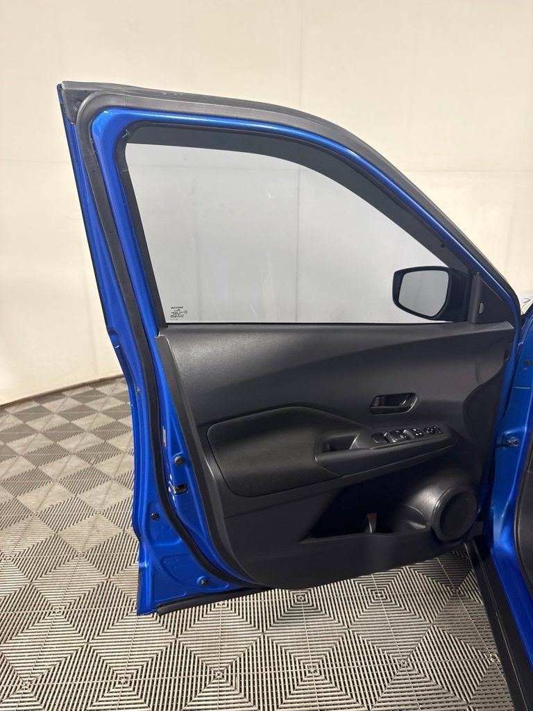 Used 2024 Nissan Kicks S FWD image 13