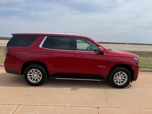 Used 2022 Chevrolet Tahoe LT w/ Luxury Package image 2